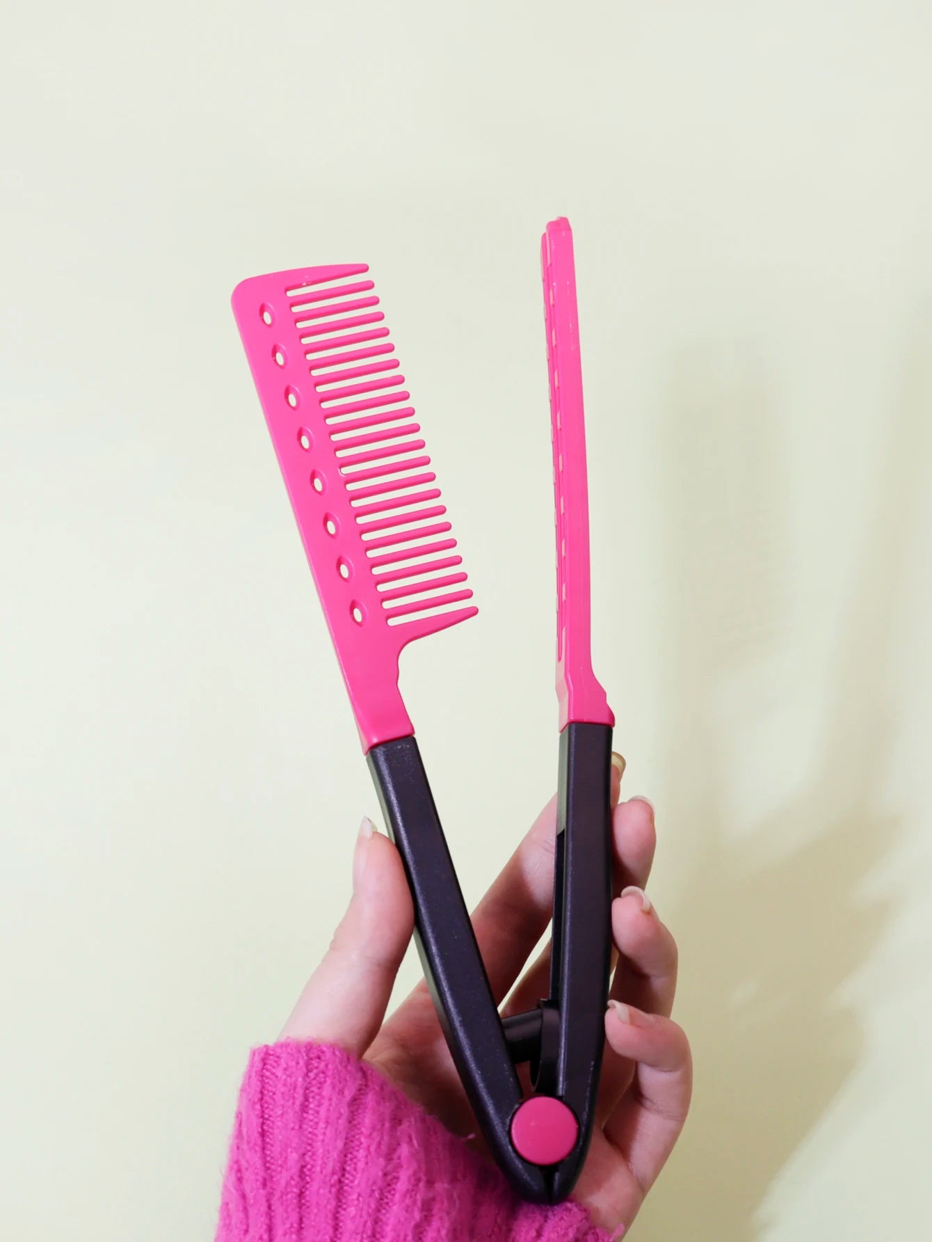 V-Shaped Straight Hair Comb for Effortless Styling - Smarsty