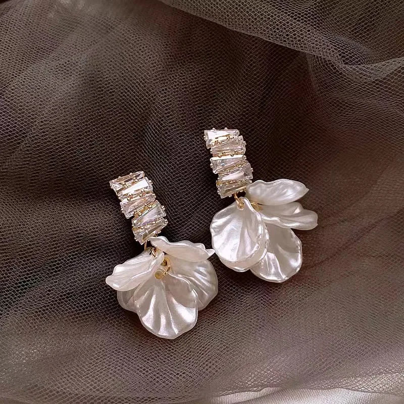 Korean Fashion White Crystal Flower Dangle Earrings for Women - Smarsty