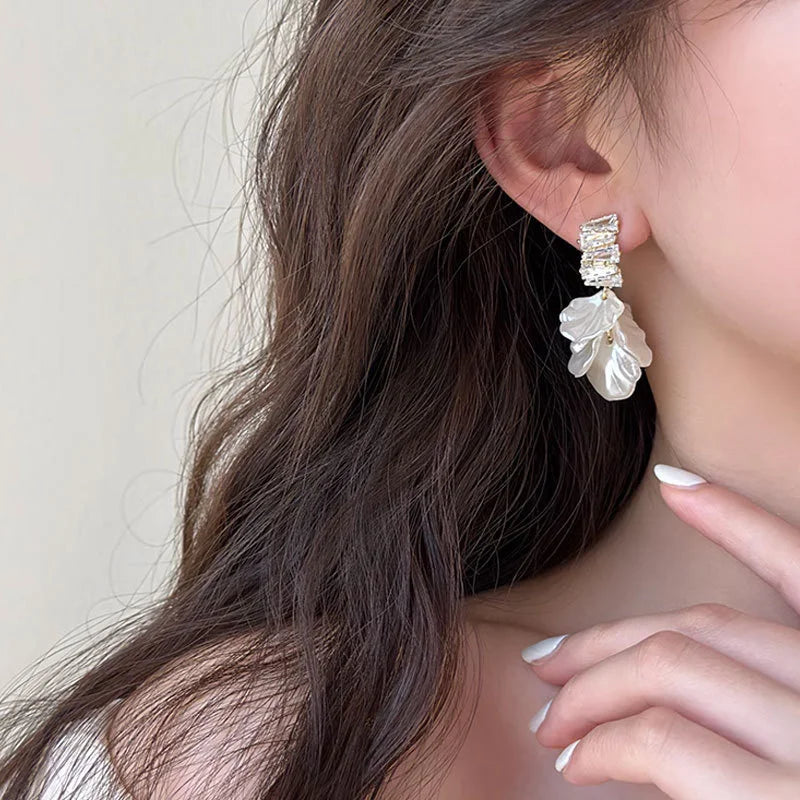 Korean White Shell Flower Drop Earrings for Women Fashion - Smarsty