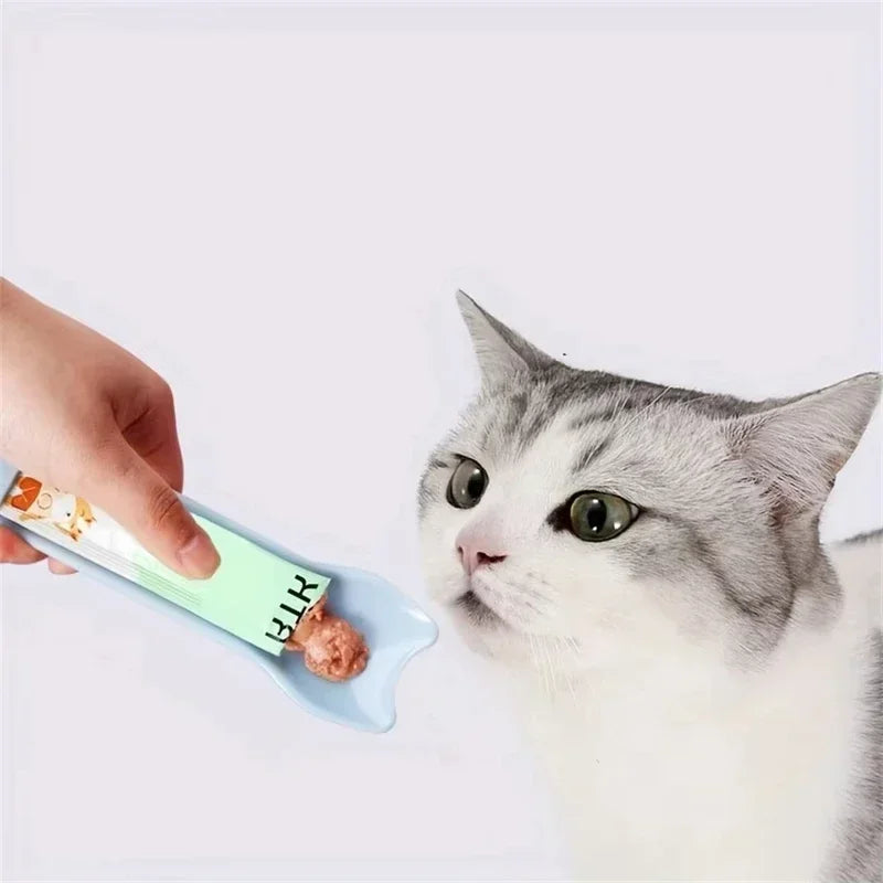 Efficient Cat Strip Feeder for Lickable Treats - Smarsty