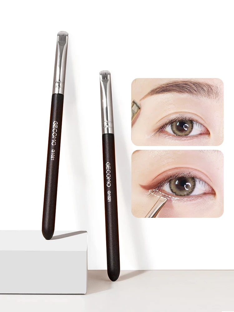 Eyeliner and Eyebrow Brush for Precise Makeup Application - Smarsty