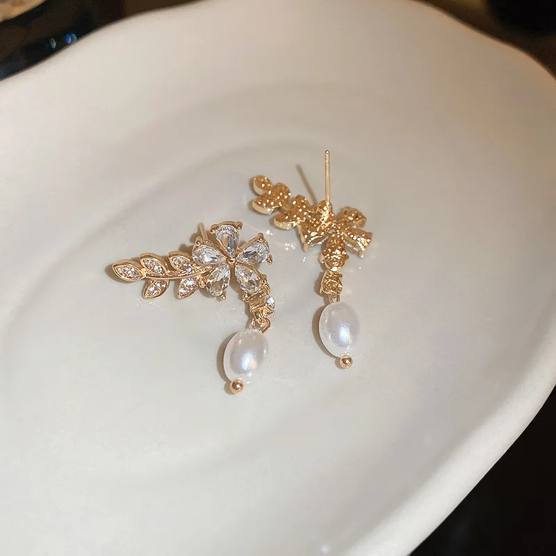 Zircon Stud Earrings Floral Leaf With Pearl Shimmer - Smarsty