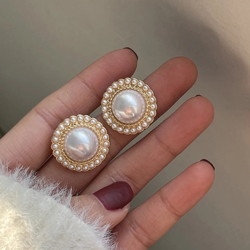 Elegant Gold Vintage Circle Drop Earrings with Baroque Pearl - Smarsty