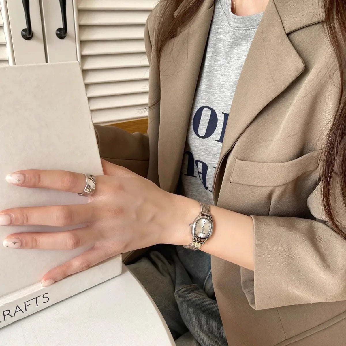 Small Oval Dial Green Quartz Watch for Women - Smarsty