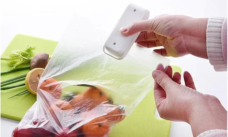 1pc Mini Handheld Snack Sealer,Compact ABS Plastic Bag Sealer for Freshness, Easy-to-Use Kitchen Gadge,Portable Sealer Packaging