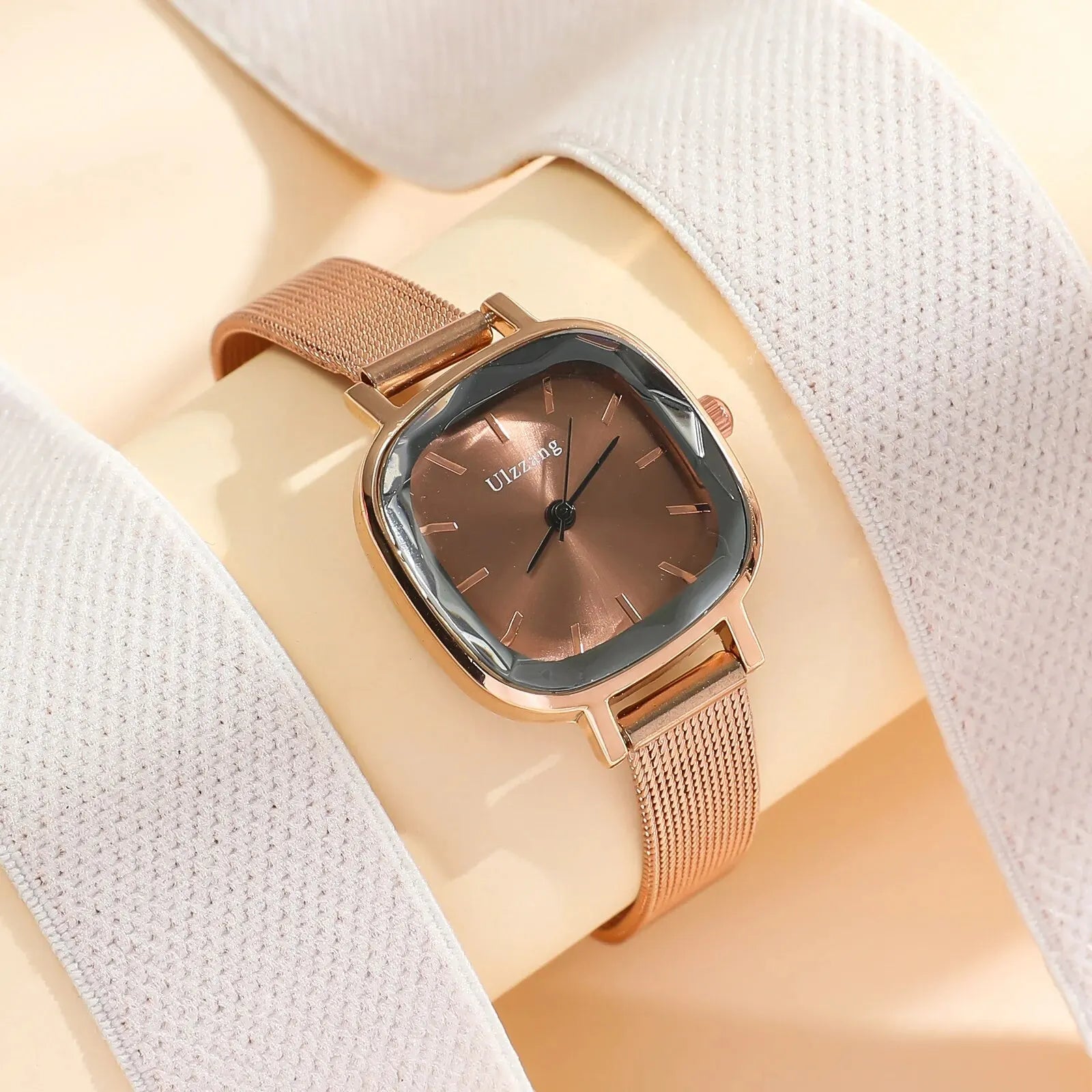Fashion Women Small Dial Quartz Watch with Mesh Strap - Smarsty