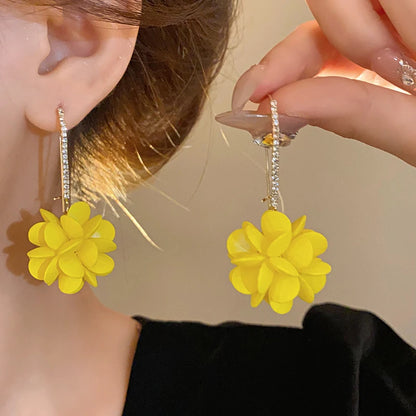 White Resin Flower Hoop Earrings for Women Fashion Jewelry - Smarsty