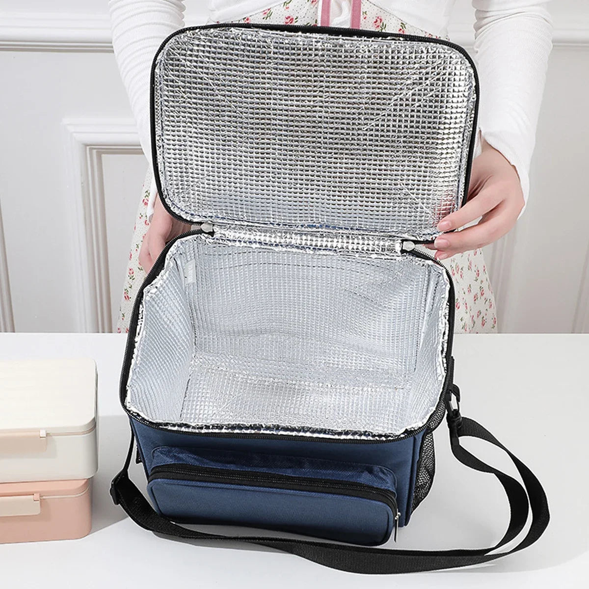 Insulated Portable Lunch Bag With Adjustable Shoulder Strap - Smarsty
