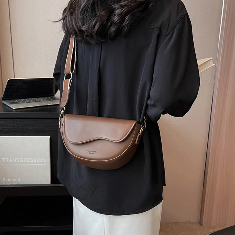 Women Vintage Saddle Bag With Wide Strap Crossbody - Smarsty