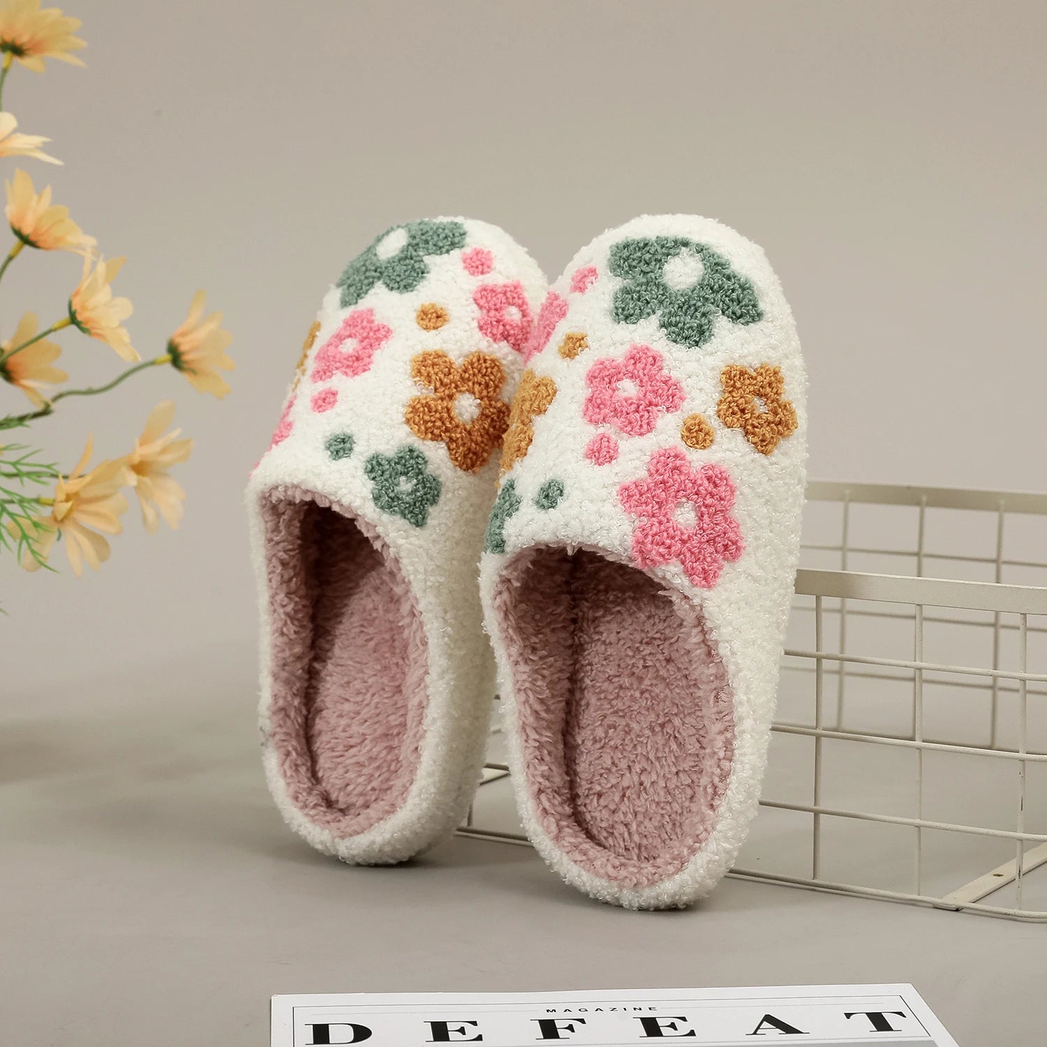A Pair of Brown Plush Kapibara Animal Patterns, Furry Home Soft Soles, Comfortable Furry Slippers, Cute, Warm and Non-Slip Indoor Slippers for Men and Women, Lightweight, Silent and Comfortable Shoes, the First Choice for Hol - Smarsty