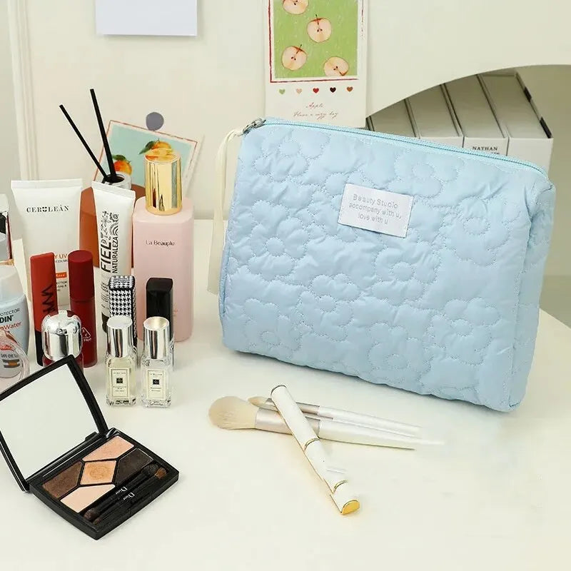 Embroidery Large-Capacity Cosmetic Bag Waterproof Portable Storage Bag Travel Makeup Pouch - Smarsty