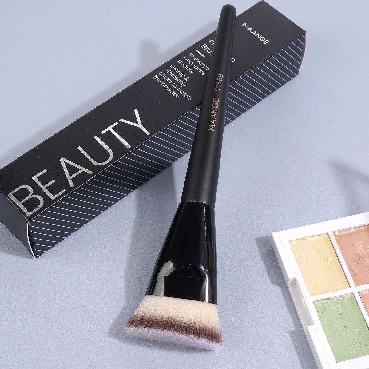 MAANGE Flat Round Makeup Brush for Flawless Application - Smarsty