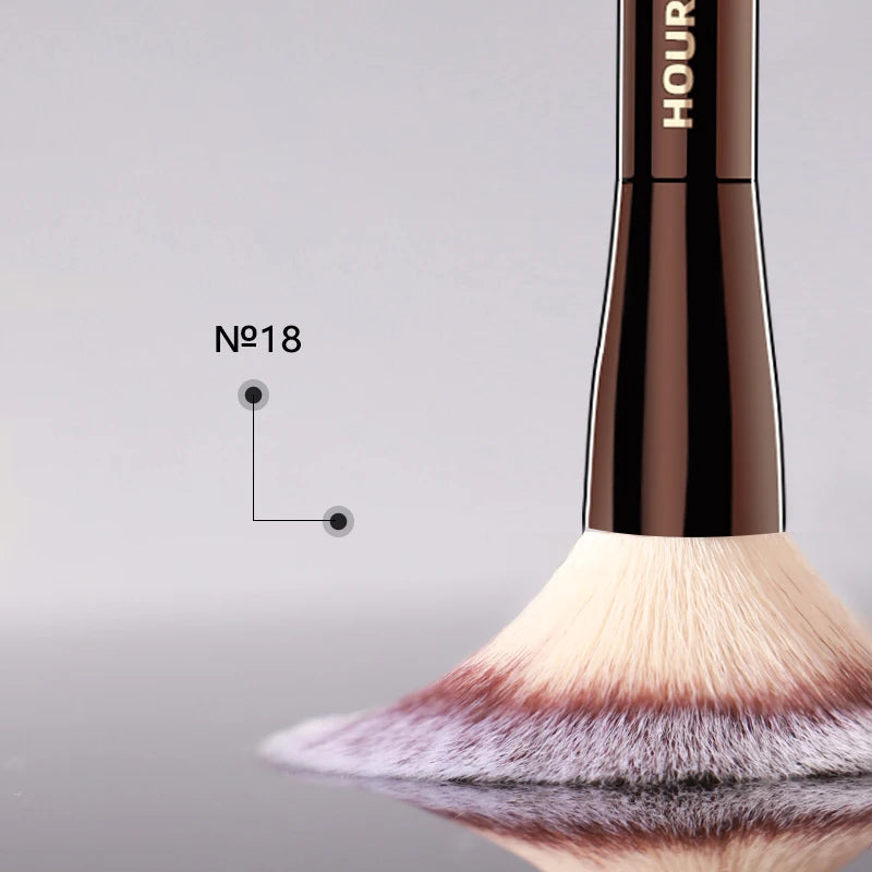 Hourglass No 18 Veil Powder Brush with Soft Fiber Hair - Smarsty