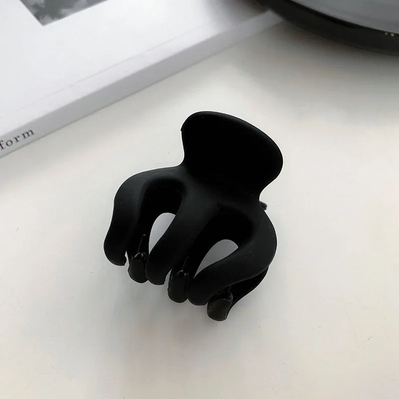 Elegant Black Geometric Hair Claw Secure Hold Easy Clip - Smarsty
