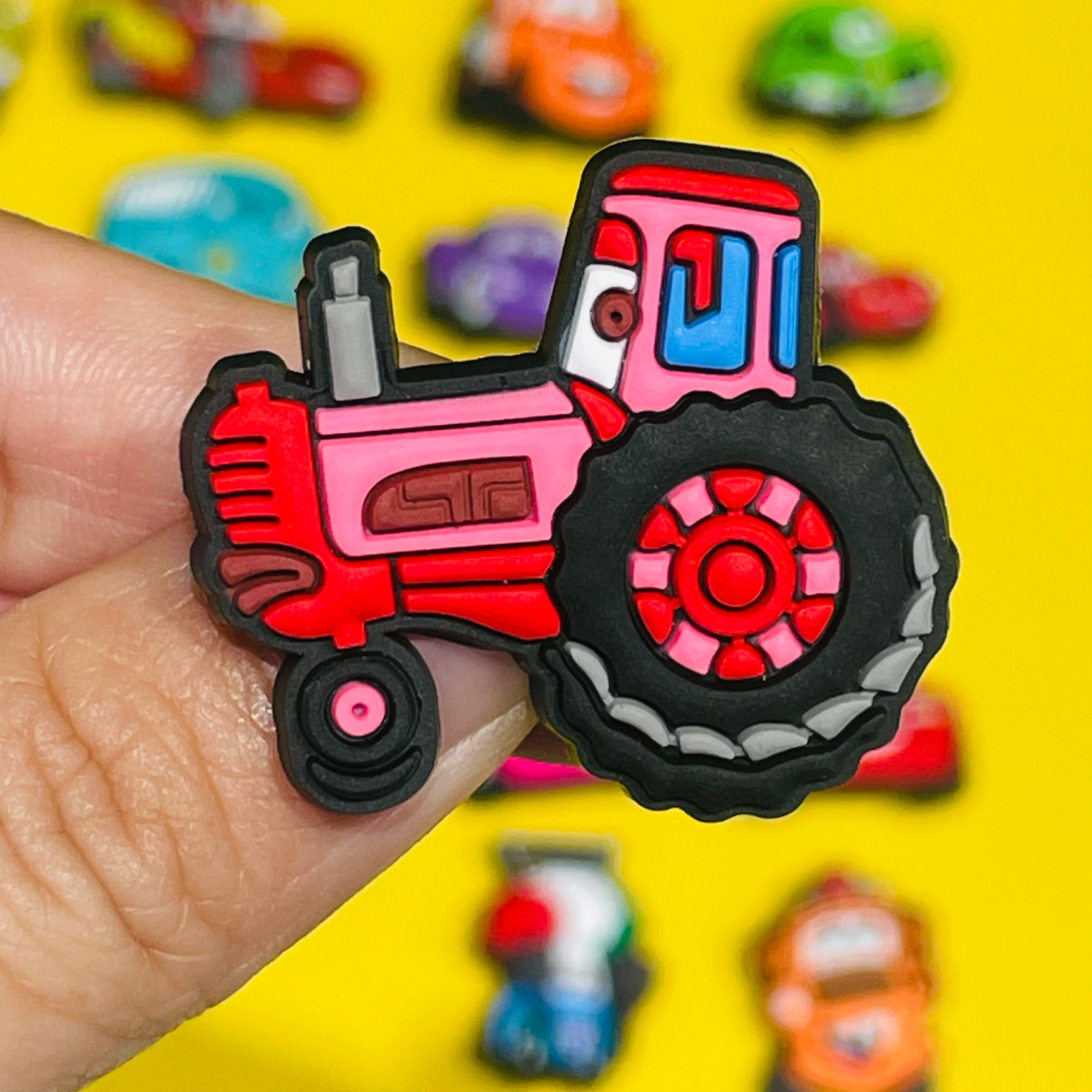 1Pcs Mix Cars Luigi Ramone Lightning McQueen PVC Shoe Charms Kids Popular Buckle Decorations Fit Birthday Gifts