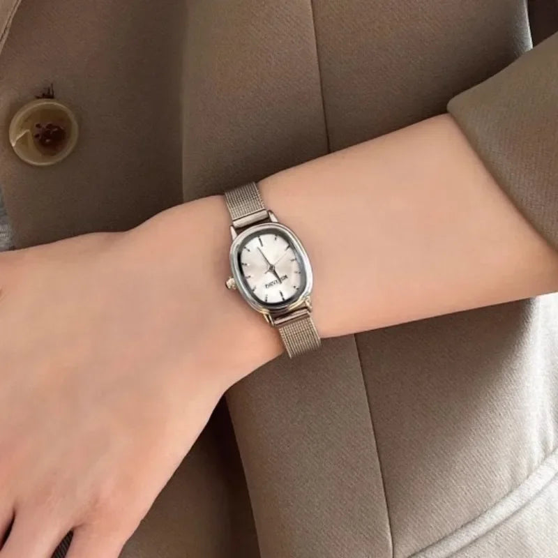 Small Oval Dial Green Quartz Watch for Women - Smarsty