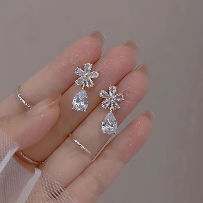 Zircon Stud Earrings Floral Leaf With Pearl Shimmer - Smarsty