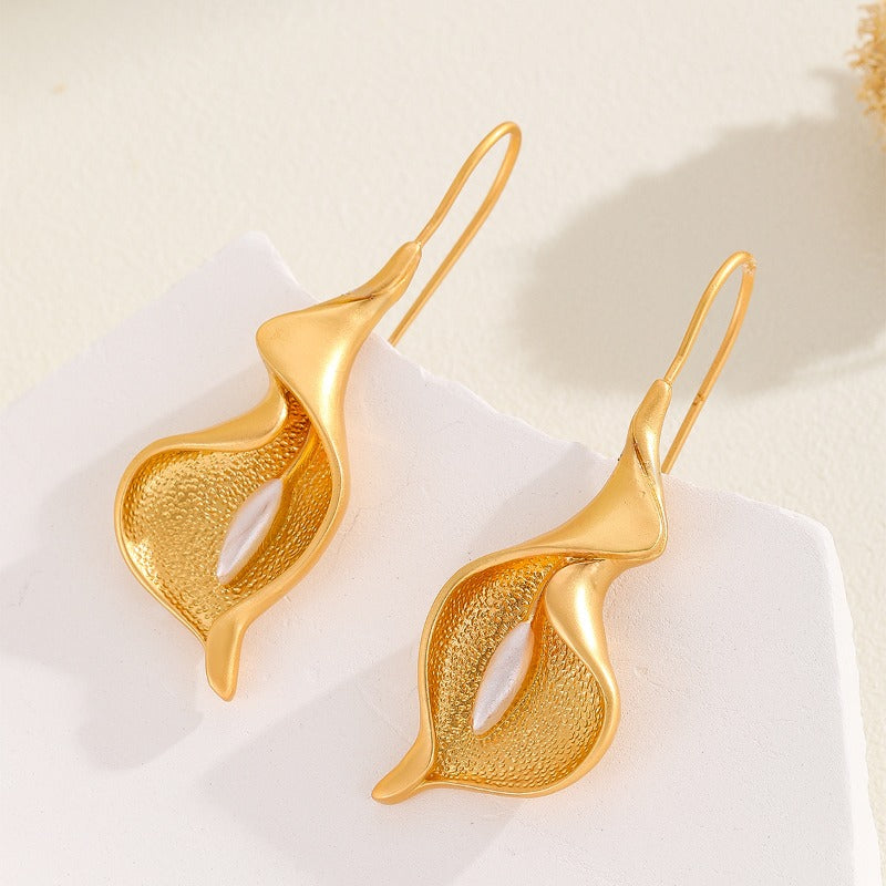 Elegant Flower Dangle Earrings in Gold and Silver Colors - Smarsty