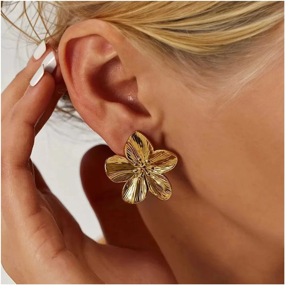 Vintage Gold Flower Drop Earrings for Women Stylish Design - Smarsty
