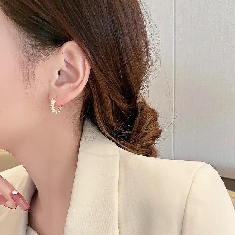 Minimal Geometric Circle Pearl Stud Earrings for Women - Smarsty