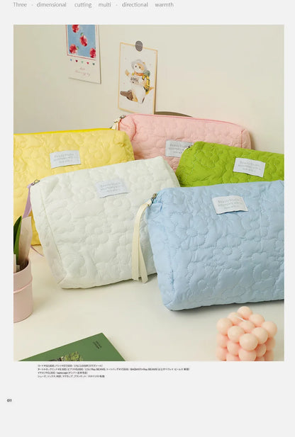 Embroidery Large-Capacity Cosmetic Bag Waterproof Portable Storage Bag Travel Makeup Pouch - Smarsty