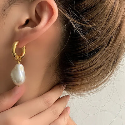 Elegant Gold Vintage Circle Drop Earrings with Baroque Pearl - Smarsty