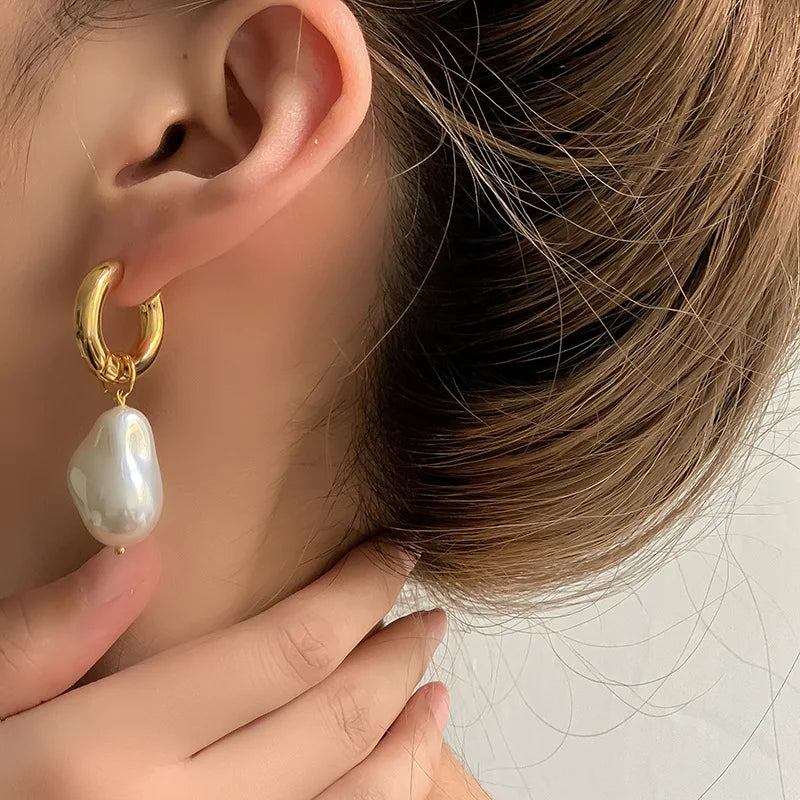 Elegant Gold Vintage Circle Drop Earrings with Baroque Pearl - Smarsty