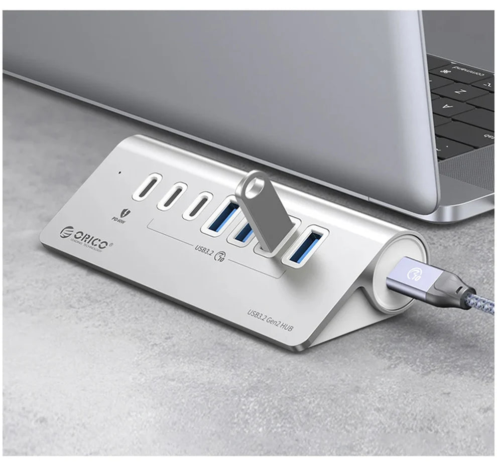 High Performance USB Docking Station With 10Gbps Hub