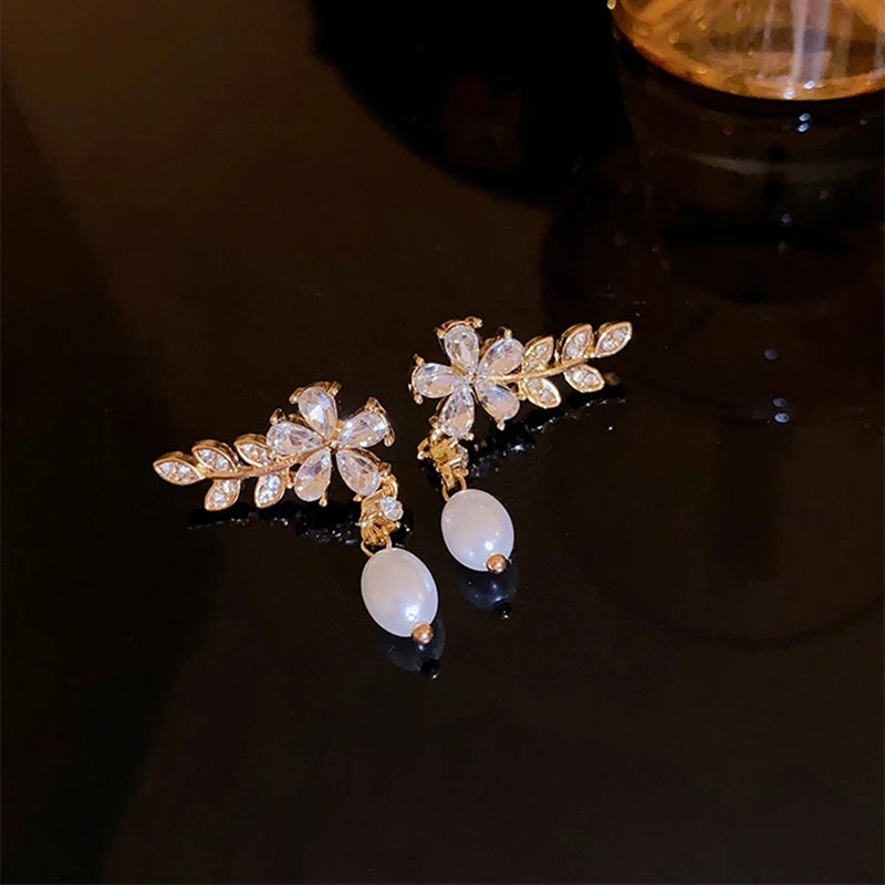Zircon Stud Earrings Floral Leaf With Pearl Shimmer - Smarsty