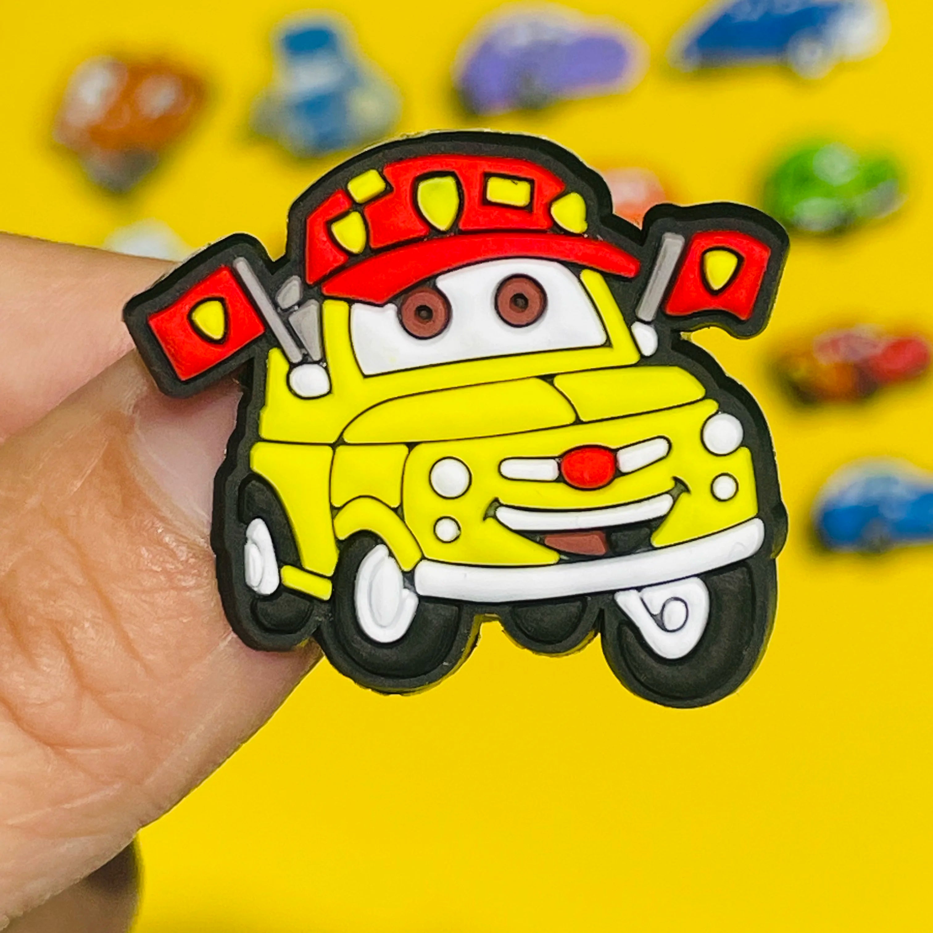1Pcs Mix Cars Luigi Ramone Lightning McQueen PVC Shoe Charms Kids Popular Buckle Decorations Fit Birthday Gifts