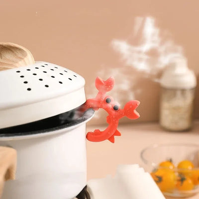 4/1PCS Silicone Spatula Rack Small Crab Anti Scalding Overflow Pot Clip Spoon Holder Clip Universal Shovel Rack Kitchen Gadget by Smarsty