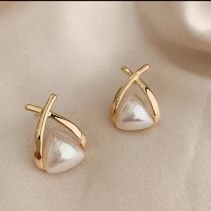 Elegant Pearl Heart Stud Earrings For Wedding Gifts - Smarsty