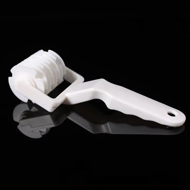 Plastic Pastry Pizza Roller Cutter for Easy Baking - Smarsty