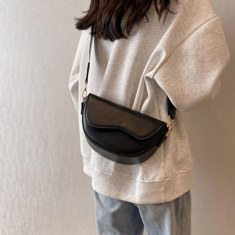 Women Vintage Saddle Bag With Wide Strap Crossbody - Smarsty