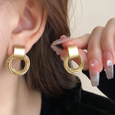 Geometric Metal Dangle Earrings in Gold and Silver Colors - Smarsty