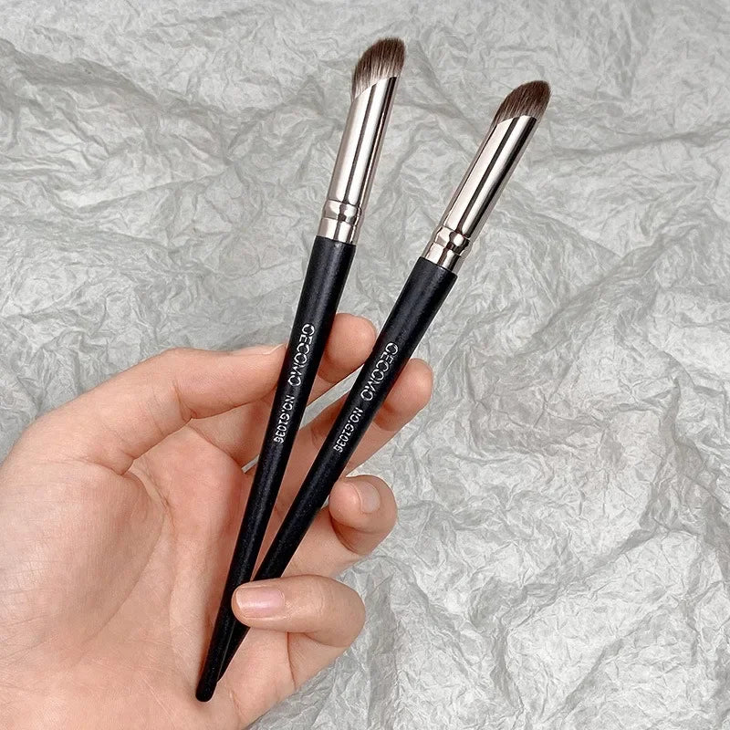 Precision Concealer Makeup Brush for Flawless Coverage - Smarsty