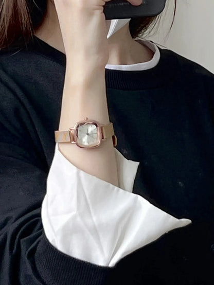 Fashion Women Small Dial Quartz Watch with Mesh Strap - Smarsty