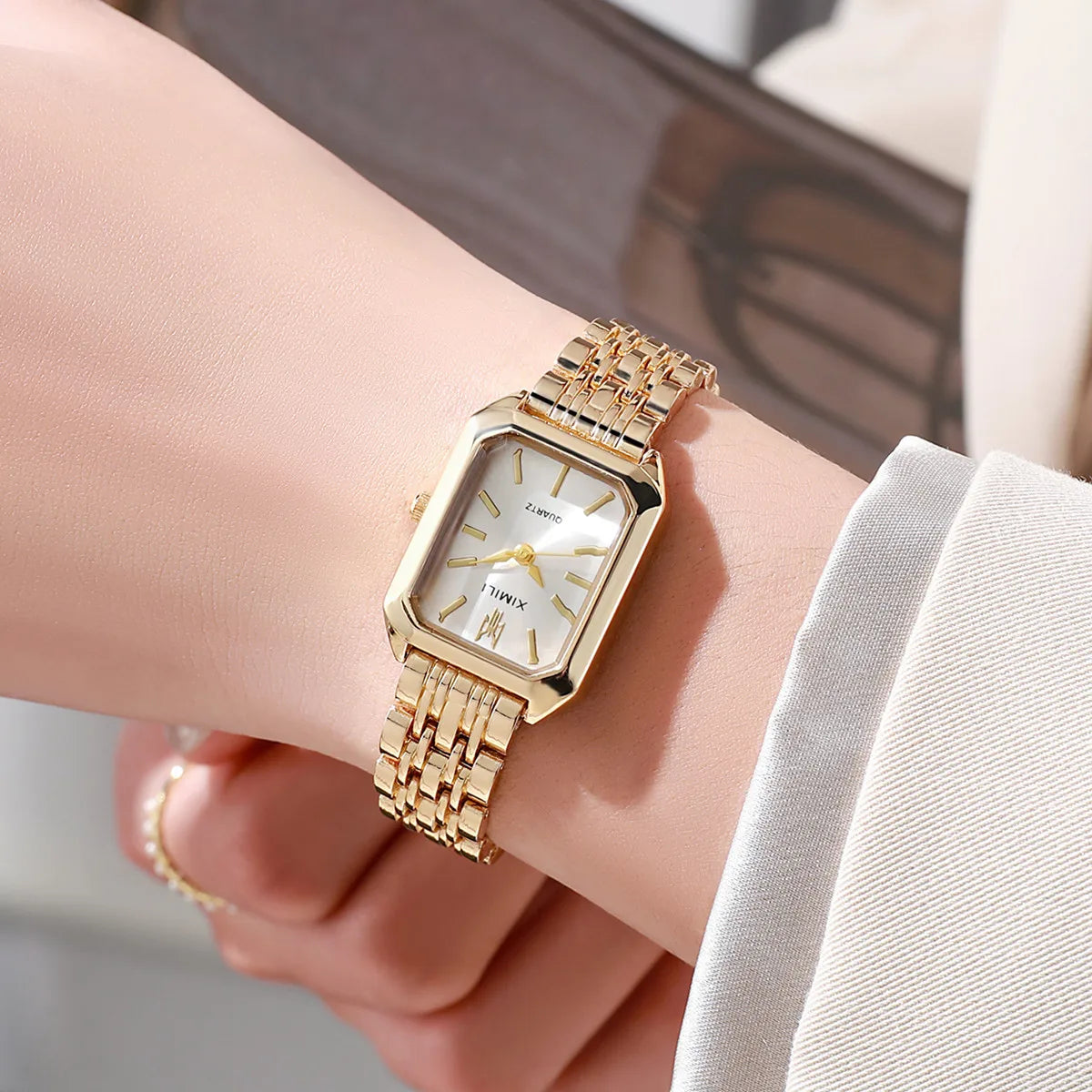 Luxury Gold Plated Women's Quartz Watch with Simple Design - Smarsty
