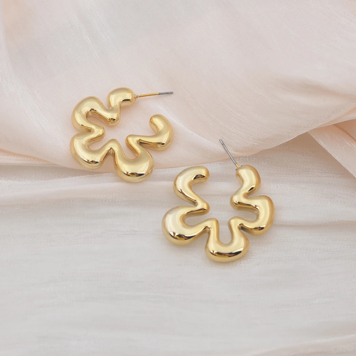 Gold Hollow Flower Drop Earrings for Women Fashion Jewelry - Smarsty