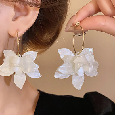 White Resin Flower Hoop Earrings for Women Fashion Jewelry - Smarsty