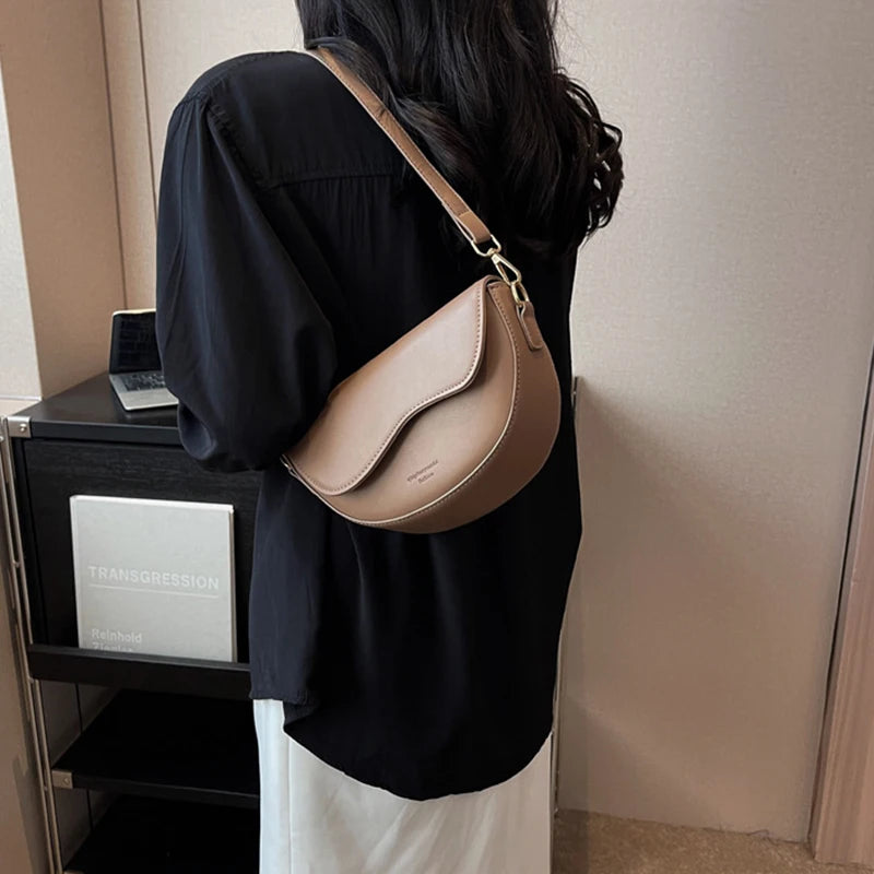 Women Vintage Saddle Bag With Wide Strap Crossbody - Smarsty