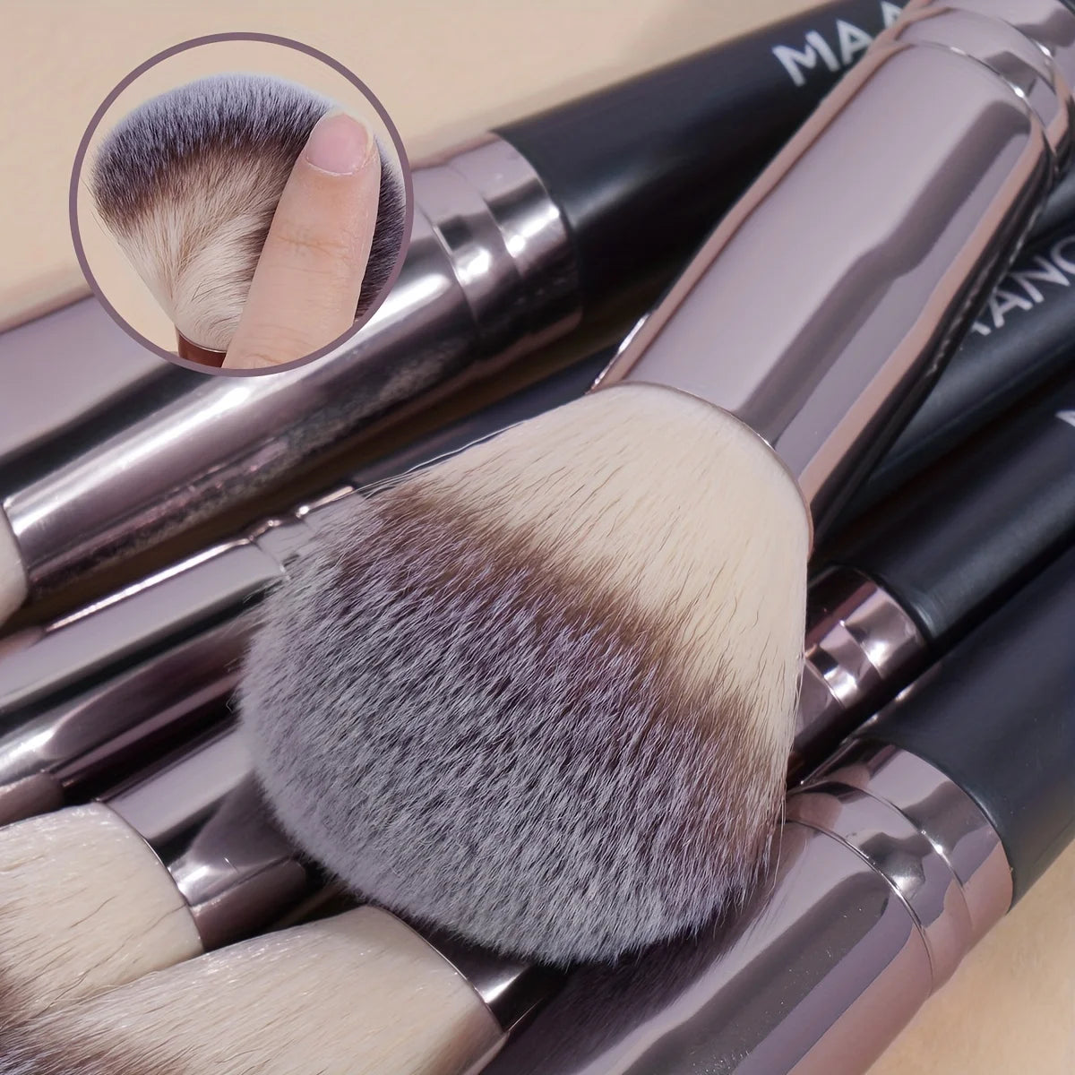 MAANGE 30 Piece Professional Makeup Brush Set with Bag - Smarsty