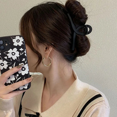 Elegant Black Geometric Hair Claw Secure Hold Easy Clip - Smarsty