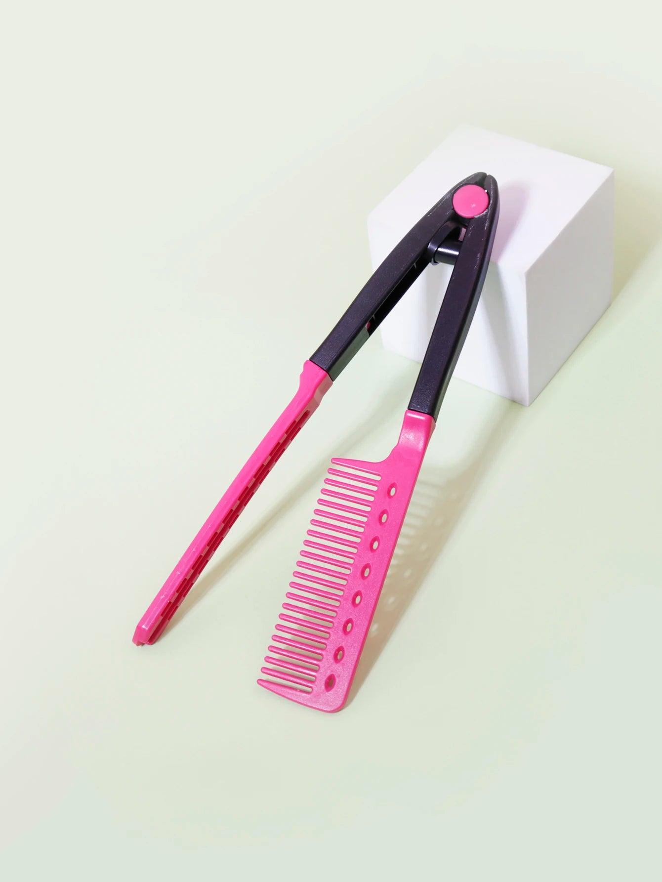 V-Shaped Straight Hair Comb for Effortless Styling - Smarsty