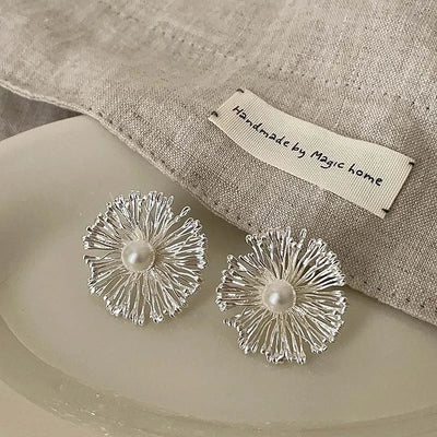 Pearl Stud Earrings Metal Flower Design Gold Color - Smarsty