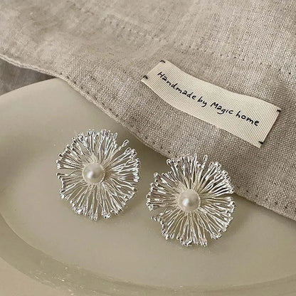 Pearl Stud Earrings Metal Flower Design Gold Color - Smarsty