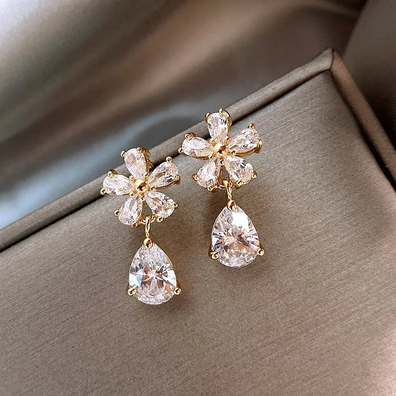 Zircon Stud Earrings Floral Leaf With Pearl Shimmer - Smarsty