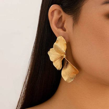 Elegant Ginkgo Leaf Stud Earrings Gold Petal Design - Smarsty