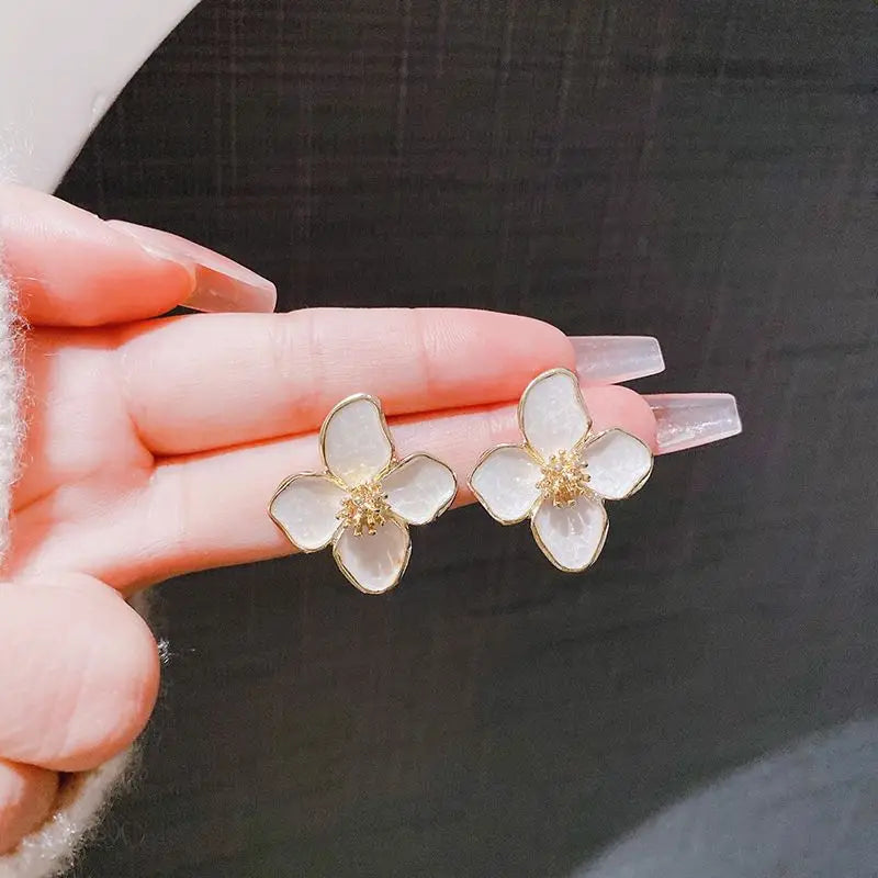 Vintage Sweet Flower Stud Earrings For Women Bridal - Smarsty