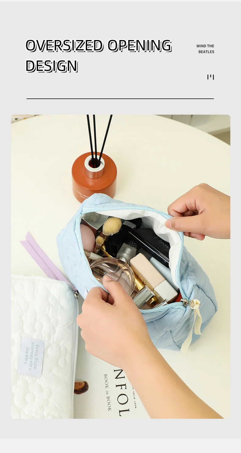 Embroidery Large-Capacity Cosmetic Bag Waterproof Portable Storage Bag Travel Makeup Pouch - Smarsty